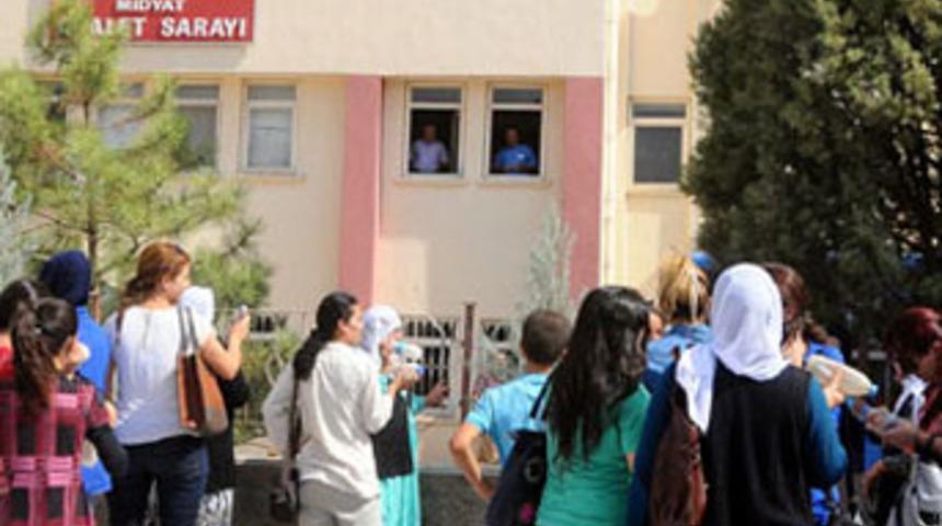 Yurtta erkek &ouml;ğrenciye tecav&uuml;z etti