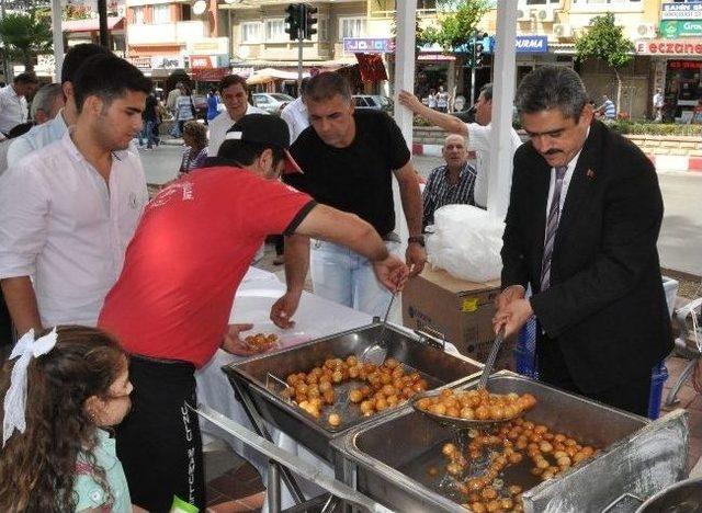Nazilli de Menderes İ&ccedil;in Lokma Hayrı Yapıldı 2
