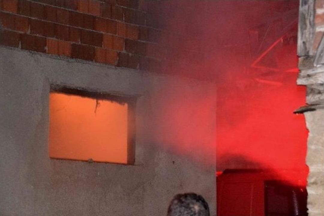 Simav&rsquo;da Korkutan Besihane Yangını