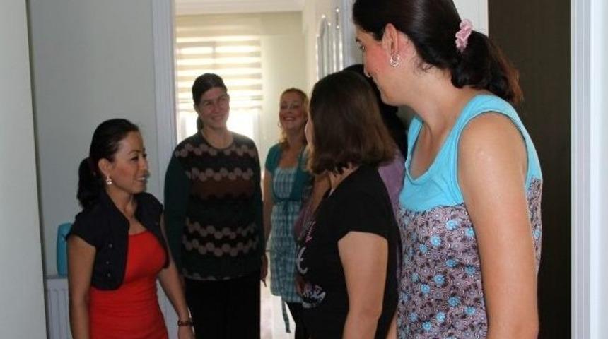 Engelliler Kula'da Umut Evleri&rsquo;nde Hayata Bağlanıyor