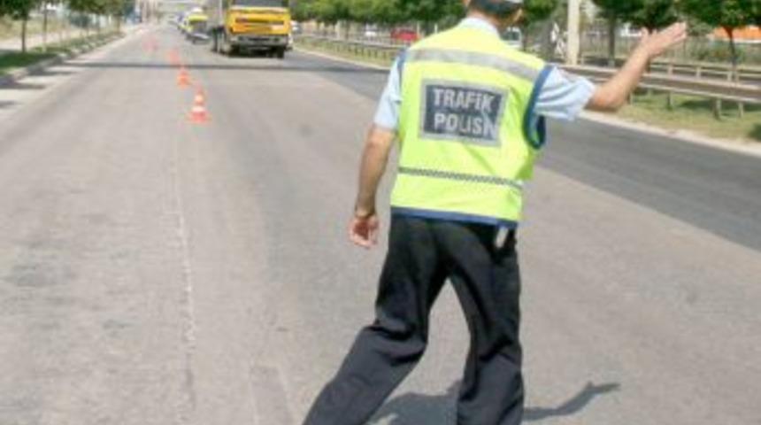 Y&ouml;netmelik &Ccedil;ıktı, &Ouml;zel Aracında Sigara I&ccedil;ene 88 TL Kabahat Cezası Kesilecek