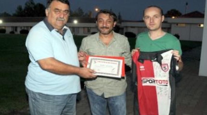 Samsunspor Sevdalısından Kul&uuml;be Jest