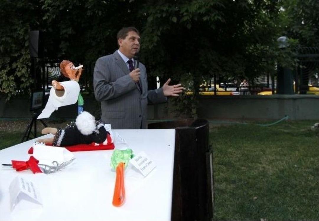 Konak'ta Mizahtan &Ccedil;ıkan Nesneler &Ouml;d&uuml;llendirildi