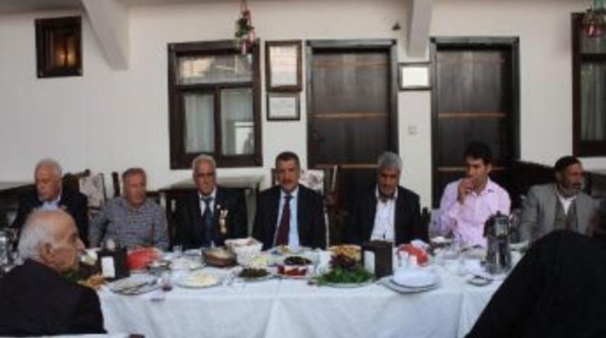 Şehit Yakınları İle Gaziler Kahvaltıda Buluşturuldu