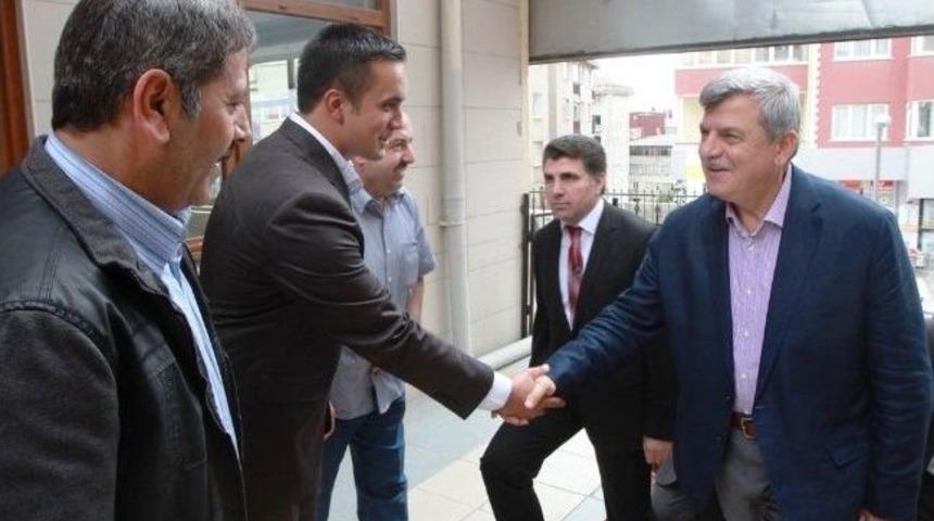Erzurumlulardan Başkan Karaosmanoğlu'na Cağ Kebaplı Karşılama