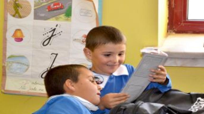 Boydak Eğitim Ve K&uuml;lt&uuml;r Vakfı&rsquo;ndan Niğde&rsquo;de Muhta&ccedil; &Ouml;ğrencilere Yardım