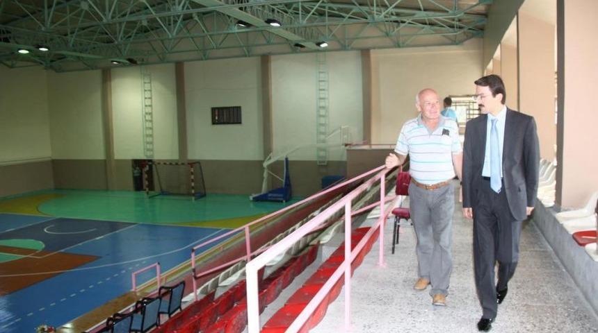 Kaymakam Uysal&rsquo;dan Spor Tesislerinde Inceleme
