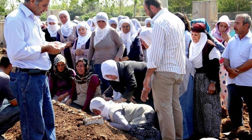 Kan Davası Vahşetinin Kurbanları Diyarbakır&rsquo;da Toprağa Verildi