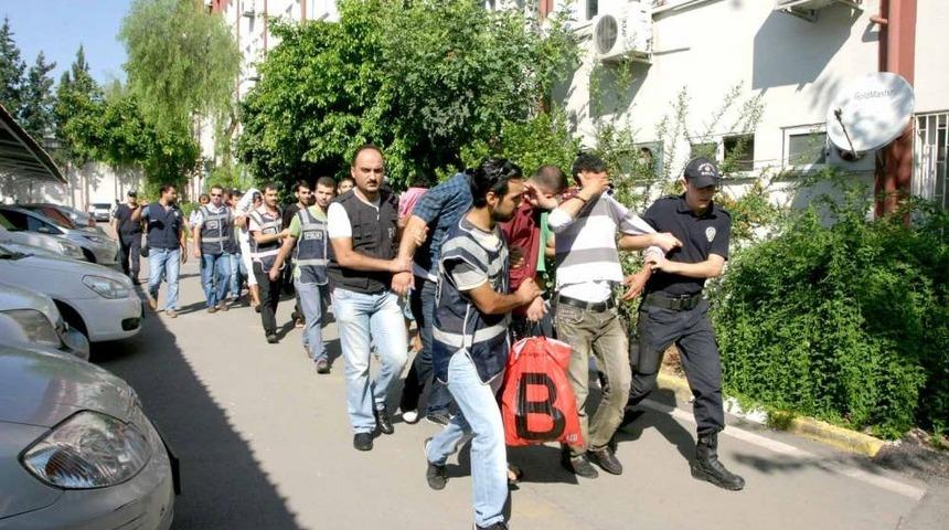 Islıkla Uyuşturucu Satan 20 Kişi Adli Mercilere Sevkedildi