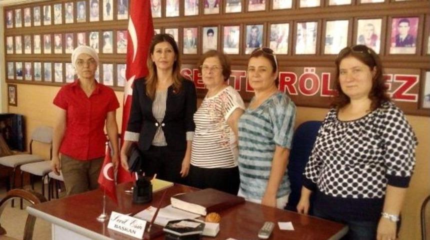 Mhp&rsquo;li Kadınlar Gazileri G&uuml;nlerinde Yalnız Bırakmadı