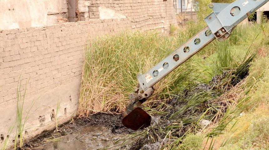 &Ccedil;oruh&ouml;z&uuml; Deresi Temizlenmeye Başlandı