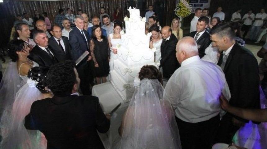 Gaziemir'de Toplu Nikah Mutluluğu