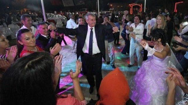 Gaziemir'de Toplu Nikah Mutluluğu