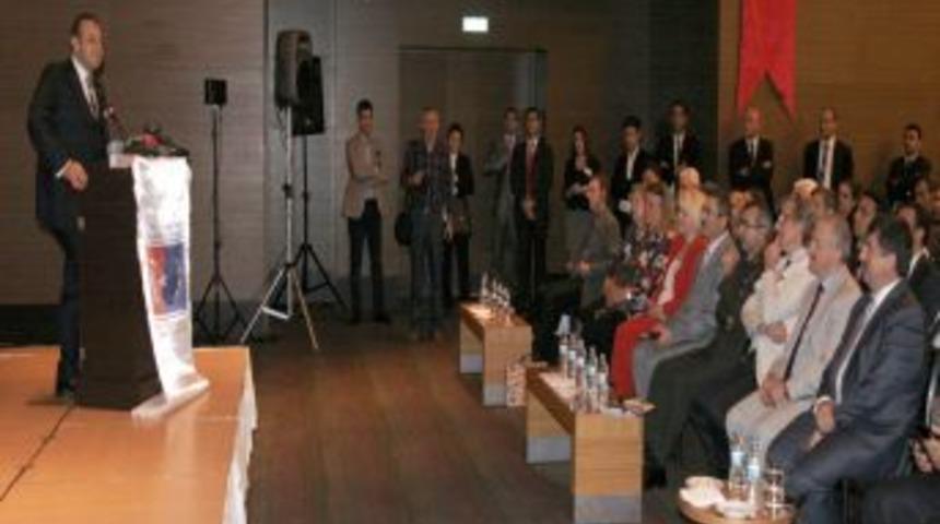 Egemen Bağış: Manşetler, Adeta Kadına Şiddeti Haykırıyor