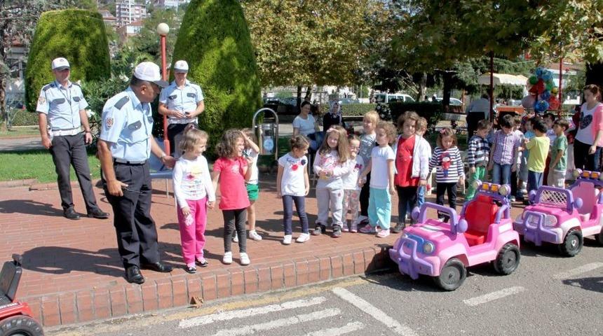 Minik &Ouml;ğrenciler Trafik Kurallarını &Ouml;ğrendi
