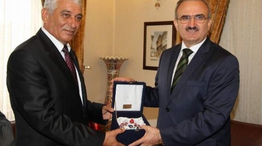 Kktc&rsquo;li Belediye Başkanlarından Vali Karaloğlu&rsquo;na Ziyaret