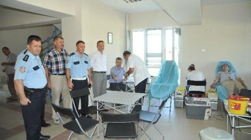 Nazilli Polisinden Kan Bağışı Kampanyasına Destek