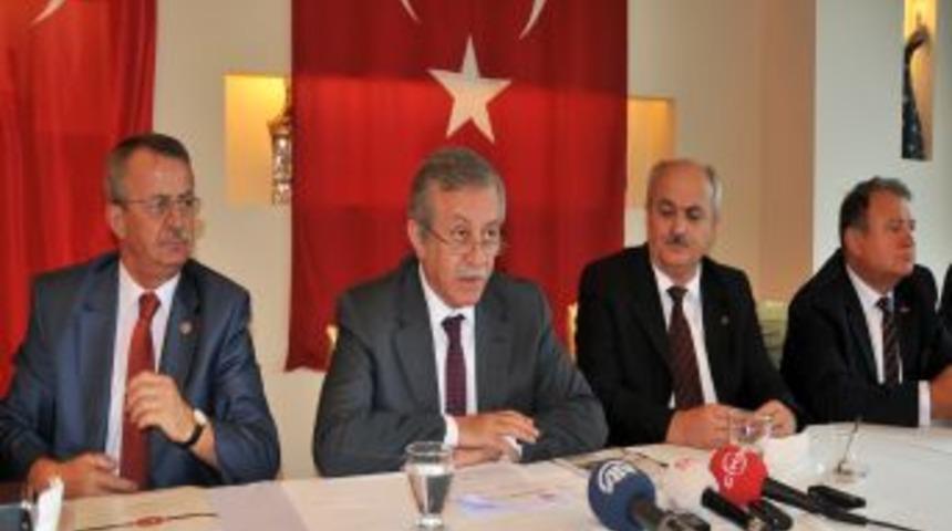 ''H&uuml;k&uuml;met Ter&ouml;rle M&uuml;cadele Ve Dış Politikada Sınıfta Kaldı'
