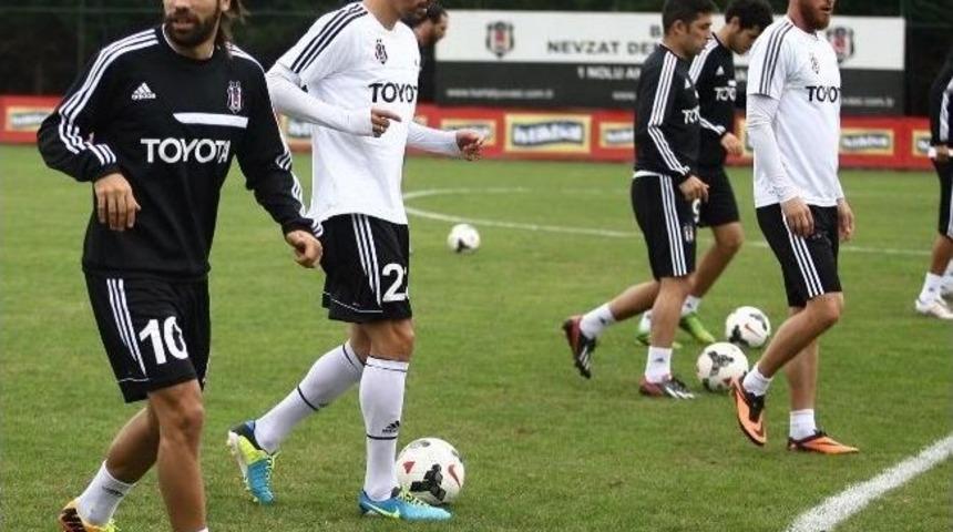Beşiktaş, Galatasaray Ma&ccedil;ı Hazırlıklarını S&uuml;rd&uuml;r&uuml;yor