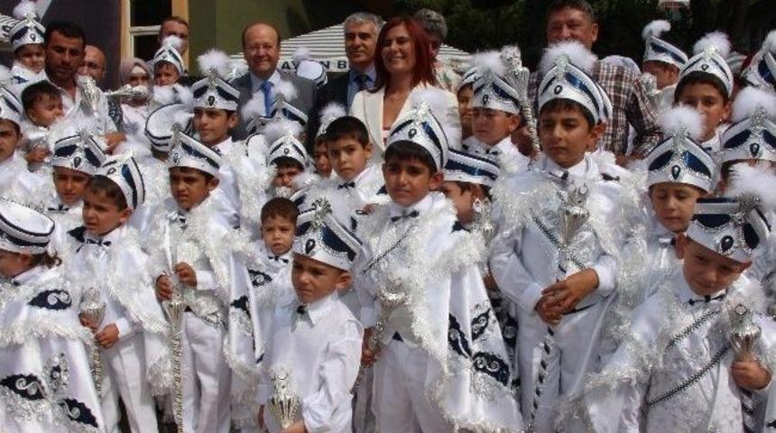 Aydın'da 75 &Ccedil;ocuk Erkekliğe İlk Adımını Attı