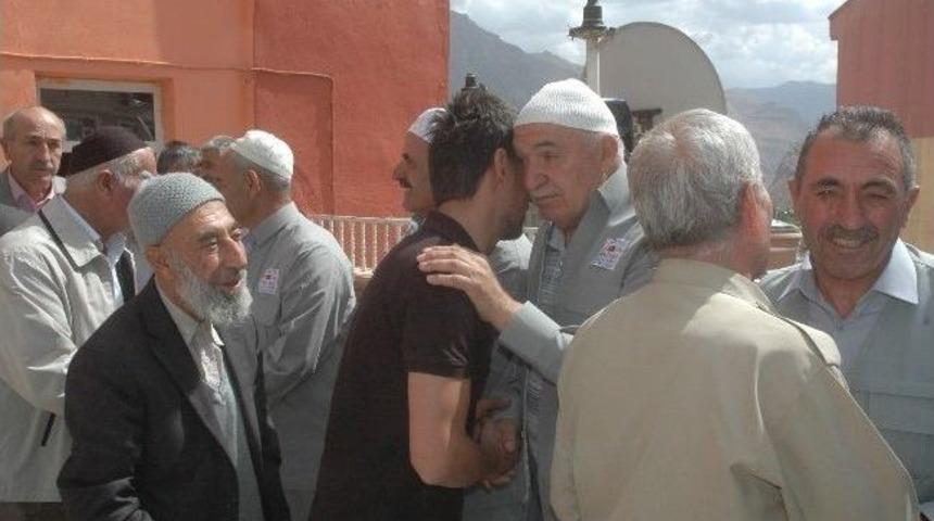 Hakkari Hacı Adaylarını Uğurladı
