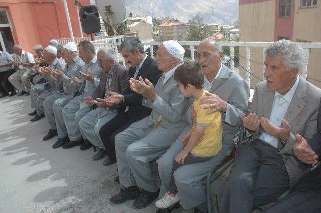 Hakkari Hacı Adaylarını Uğurladı