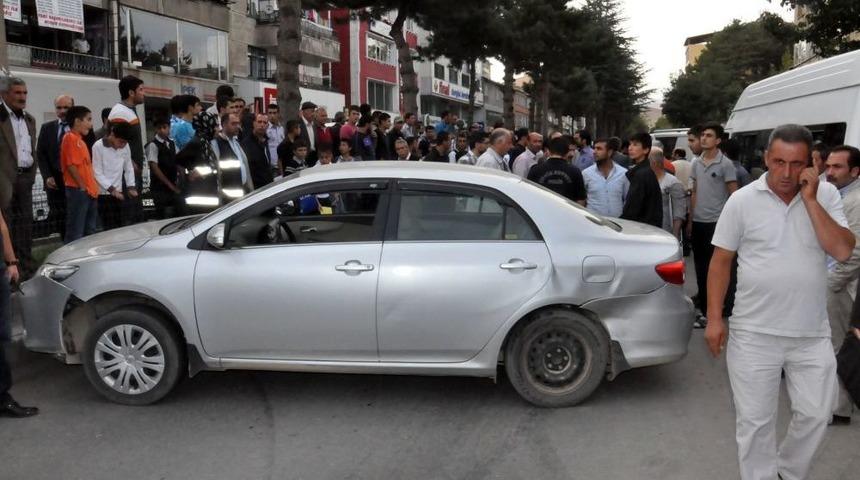 Tatvan&rsquo;da Zincirleme Trafik Kazası: 2 Yaralı