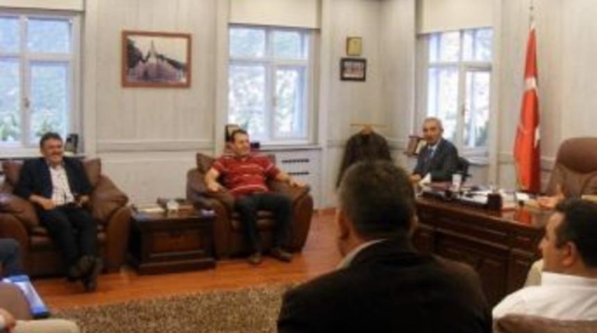 Eski Koyulhisar Kaymakamı S&uuml;nd&uuml;k&rsquo;ten, Başkan Eren&rsquo;e Ziyaret