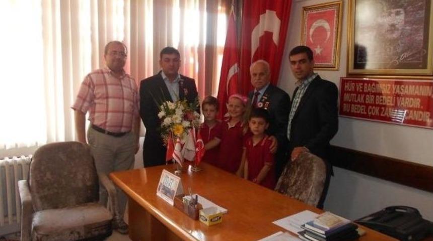 Eser İlkokulu Gazilerimizi Unutmadı