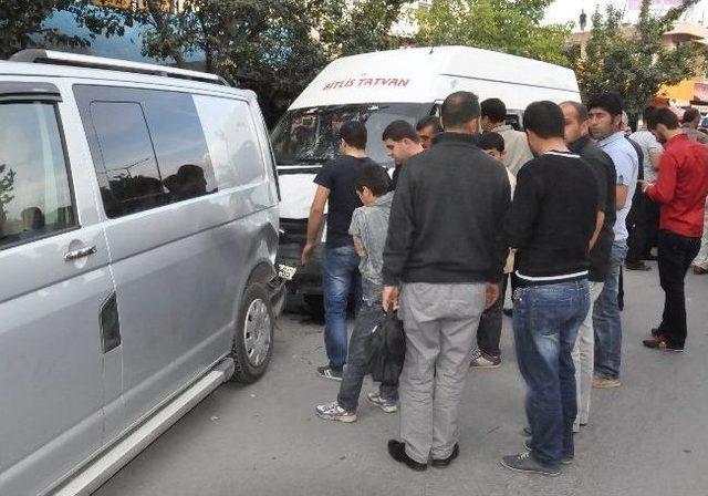 Bitlis'te Zincirleme Trafik Kazası: 2 Yaralı