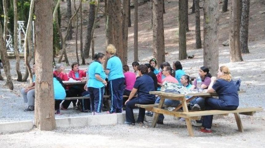 Manisa'da Akıl Hastaları S&uuml;reyya Parkı&rsquo;nda Eğlendi
