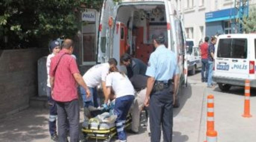 İmam Nikahlı Eşine 'yuvamı Yıktın Sen' Diye Bağırdı