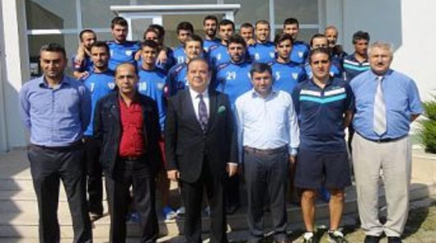 Kaymakam&rsquo;dan Futbolculara Moral Ziyareti