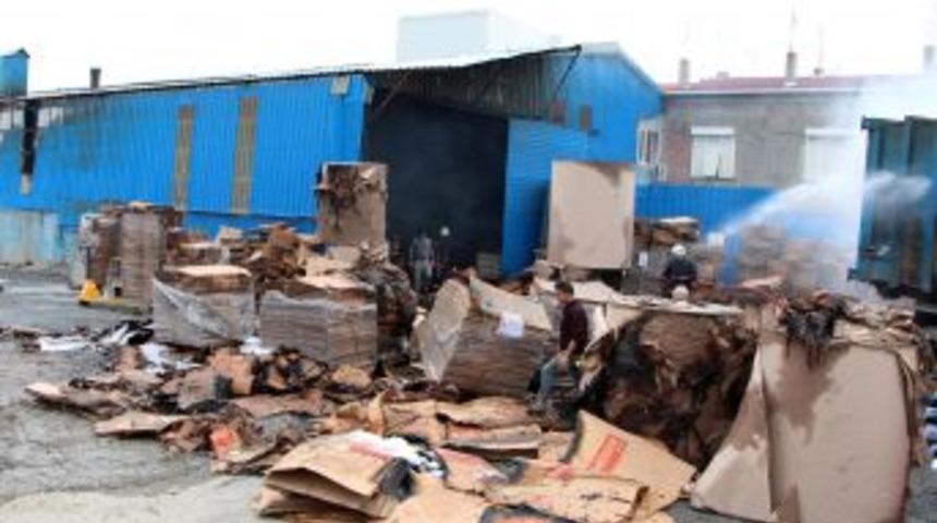 Kağıt Fabrikasında Yangın