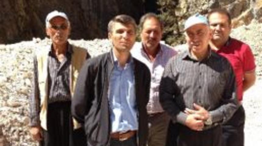 K&uuml;&ccedil;&uuml;kaydın, Saimbeyli'de K&ouml;yl&uuml;leri Dinledi