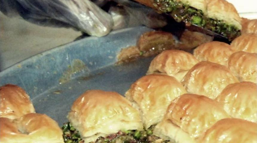 Baklava &Uuml;reticisi Fıstık Fiyatının D&uuml;ş&uuml;r&uuml;lmesini Istiyor