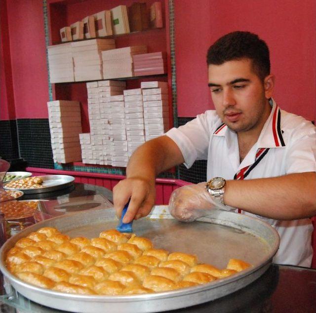 Baklava Üreticisi Fıstık Fiyatının Düşürülmesini Istiyor