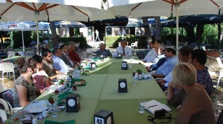 Stso Y&ouml;neticileri Gazetecilerle Buluştu