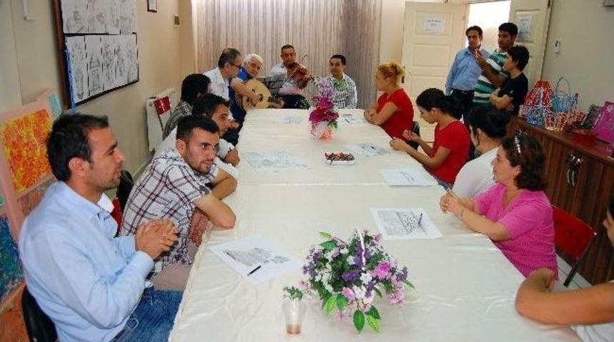 Ruh Sağlığı Merkezindeki Hastalara M&uuml;zikli Terapi