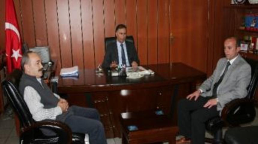 Erikli K&ouml;y&uuml; Derneği Kaymakam Şakalar'ı Ziyaret Etti