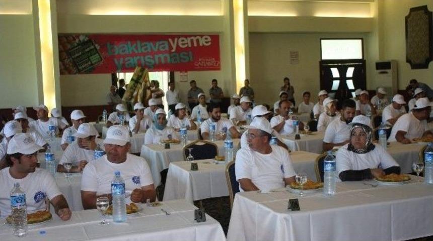 Gaziantep&rsquo;te Baklava Yeme Yarışması Yapıldı