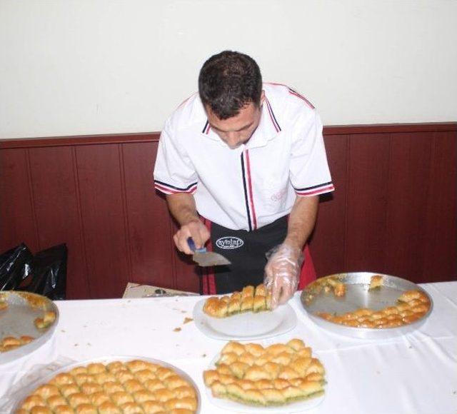 Gaziantep’te Baklava Yeme Yarışması Yapıldı