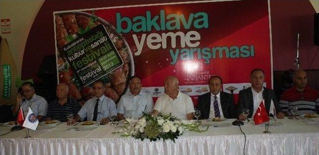 Gaziantep’te Baklava Yeme Yarışması Yapıldı