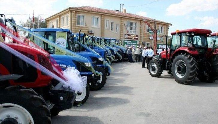 Çiftçiler Yüzde 50 Hibeli Traktörlerine Kavuştu G1