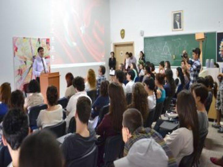 Güzel Sanatlar Fakültesi'nde Yeni Öğrencilere Oryantasyon Eğitimi Verildi