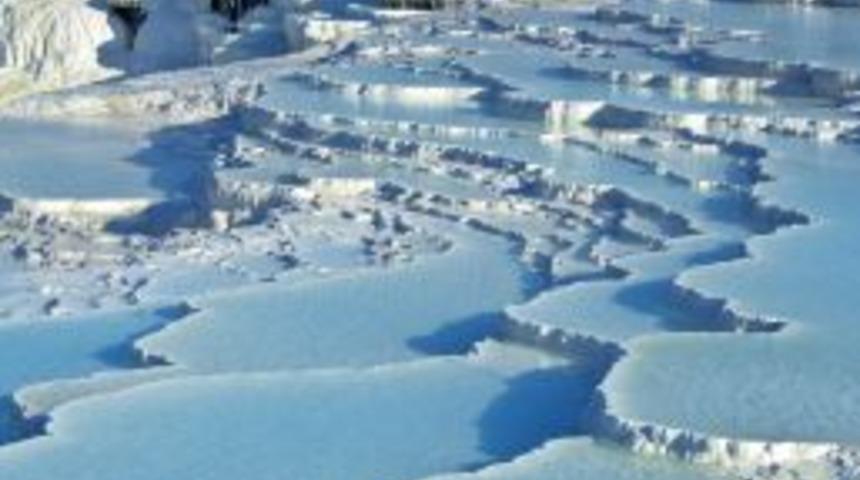 Kleopatra&rsquo;nın Y&uuml;zd&uuml;ğ&uuml; Havuz, Cazibe Merkezi Haline Geldi