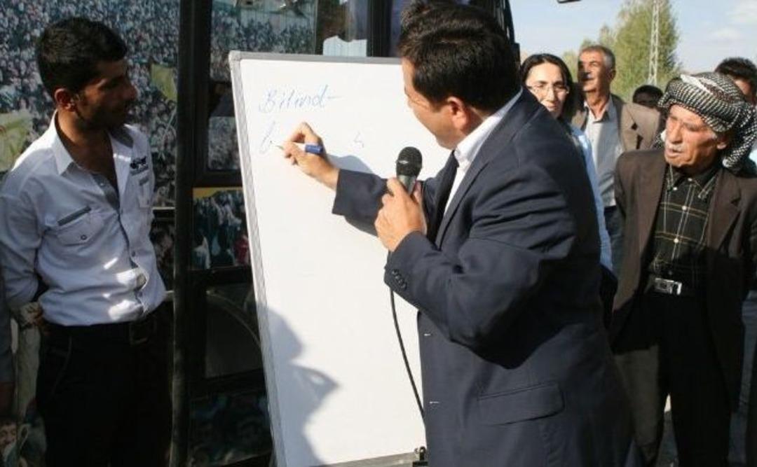 Cadde Ortasında Eğitim