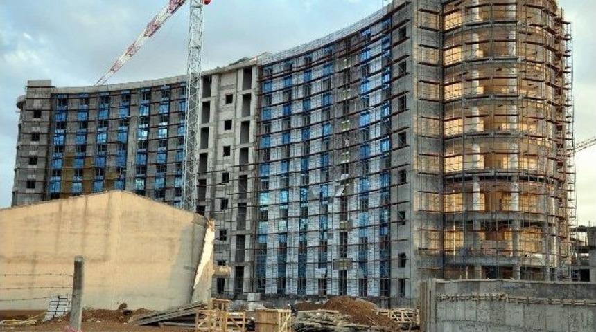 Asans&ouml;r Boşluğuna D&uuml;şen İş&ccedil;i Hayatını Kaybetti