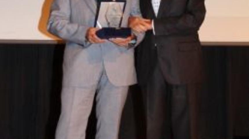 Dokuz Eyl&uuml;l Tıp'ın En Renkli Hocası Emekli Oldu