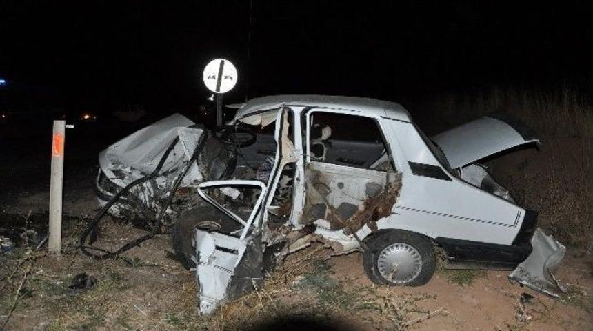 Uşak'ta Trafik Kazası: 3 Yaralı